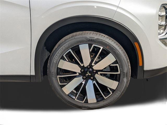 new 2025 Mitsubishi Outlander car, priced at $31,612