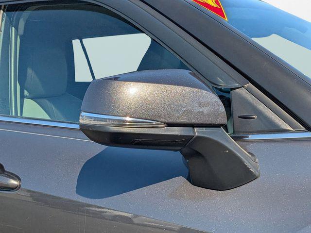 used 2022 Toyota Highlander car, priced at $34,600