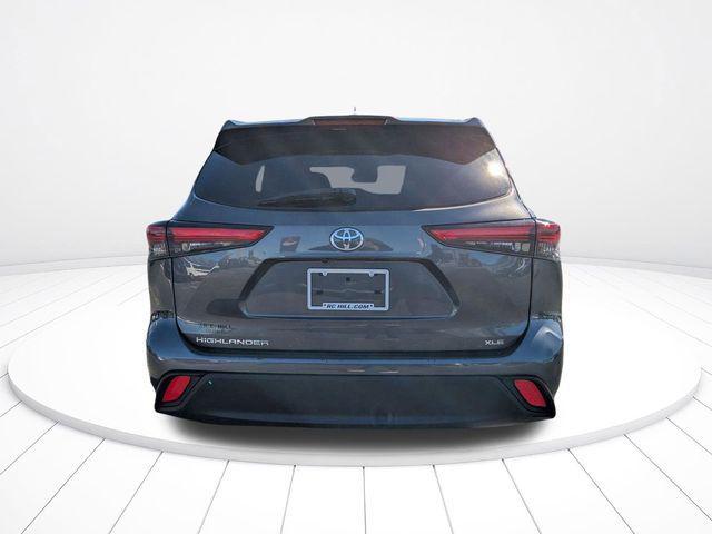 used 2022 Toyota Highlander car, priced at $34,600