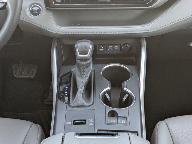 used 2022 Toyota Highlander car, priced at $34,600