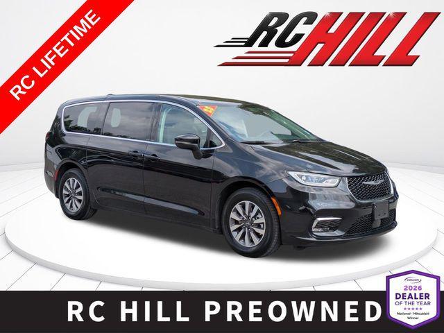used 2023 Chrysler Pacifica Hybrid car, priced at $24,098