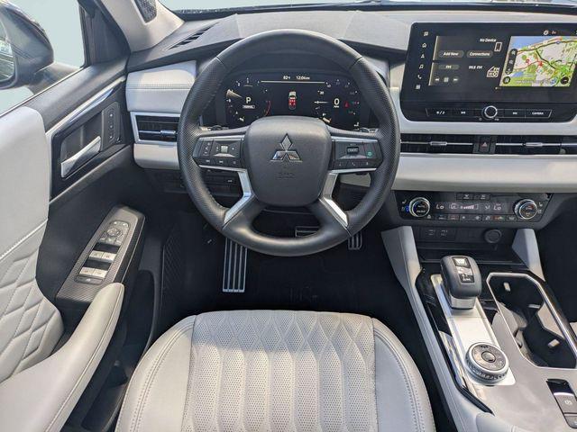 new 2025 Mitsubishi Outlander car