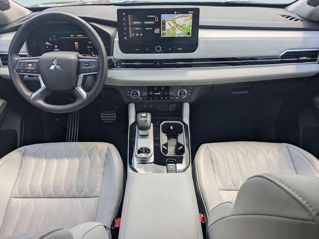 new 2025 Mitsubishi Outlander car