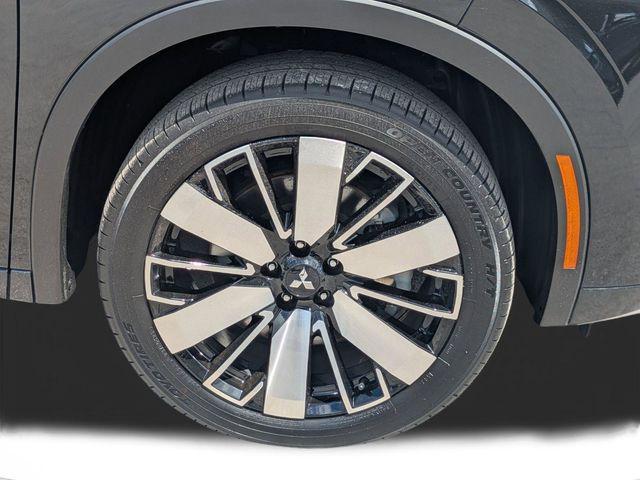 new 2025 Mitsubishi Outlander car