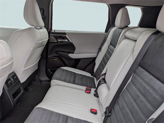 new 2025 Mitsubishi Outlander car, priced at $31,877