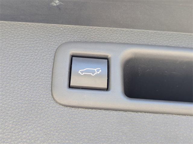 used 2020 Toyota Highlander car, priced at $22,600