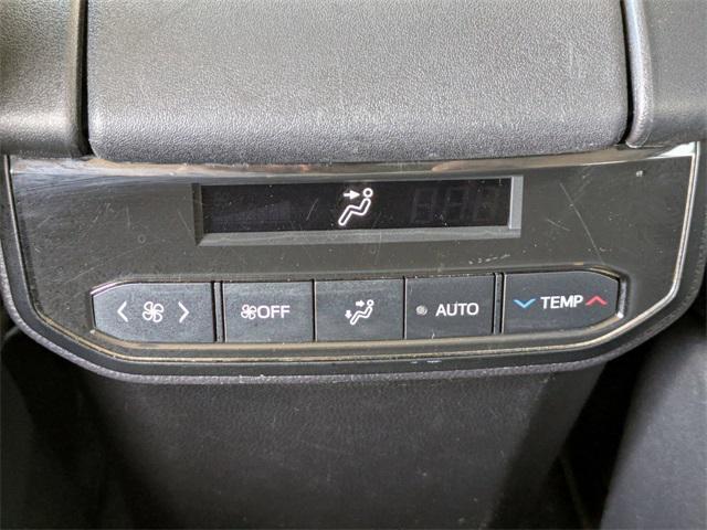 used 2020 Toyota Highlander car, priced at $22,600