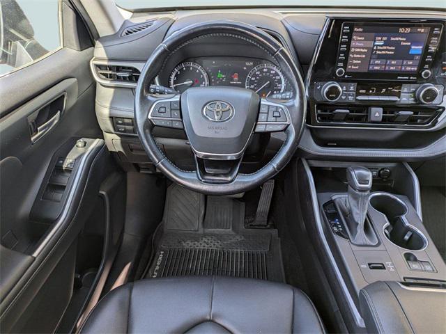 used 2020 Toyota Highlander car, priced at $22,600