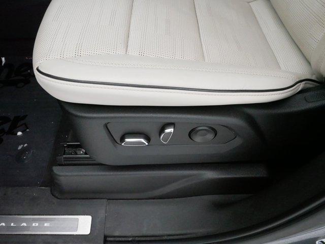 used 2022 Cadillac Escalade ESV car, priced at $56,997