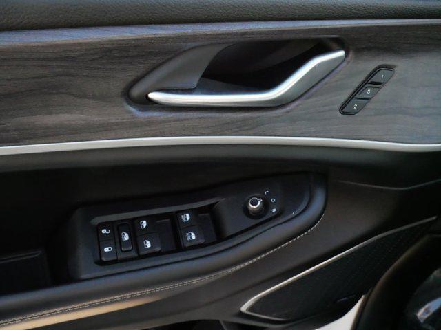 used 2023 Jeep Grand Cherokee car, priced at $32,997