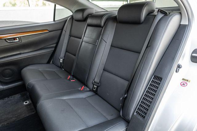 used 2014 Lexus ES 300h car, priced at $16,999