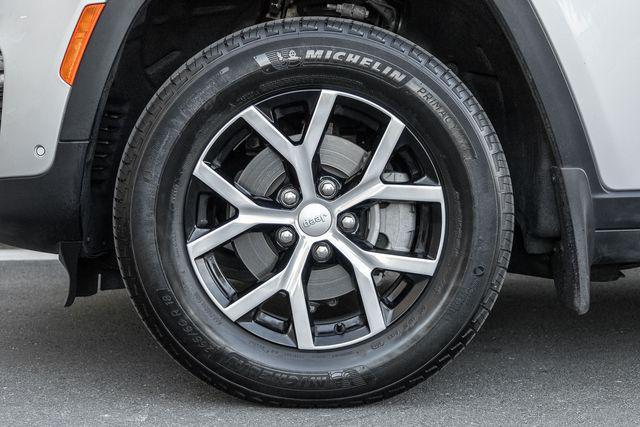 used 2025 Jeep Grand Cherokee car, priced at $39,999