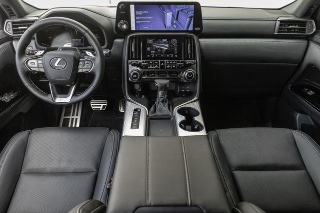 new 2025 Lexus LX 600 car