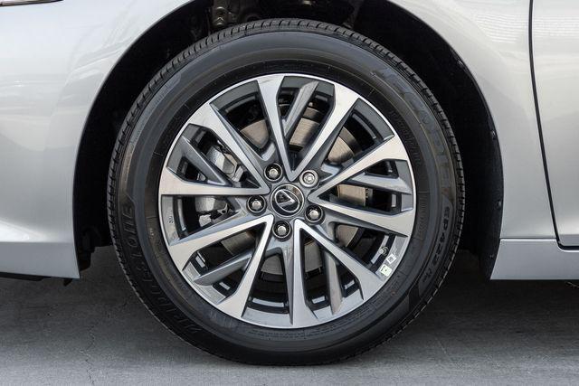 new 2025 Lexus ES 350 car, priced at $44,340