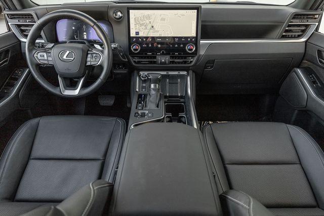 used 2025 Lexus GX 550 car, priced at $80,999