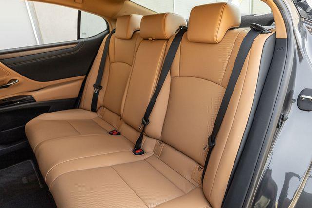 new 2025 Lexus ES 300h car