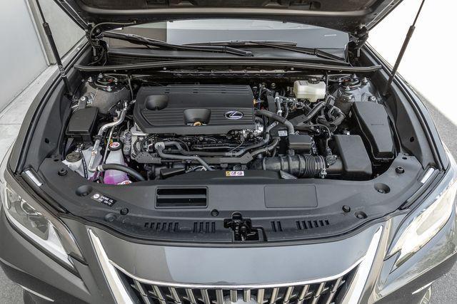 new 2025 Lexus ES 300h car
