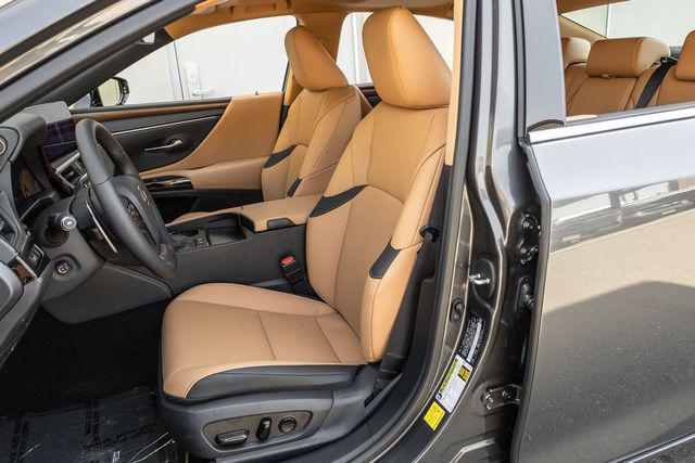 new 2025 Lexus ES 300h car