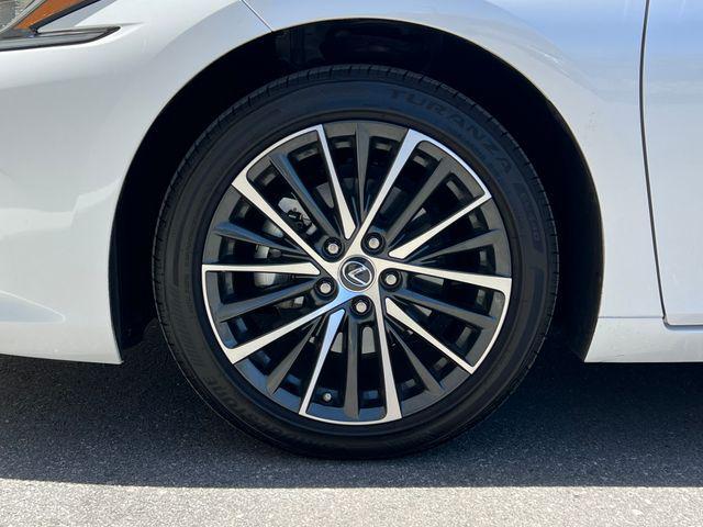 used 2025 Lexus ES 350 car, priced at $46,395
