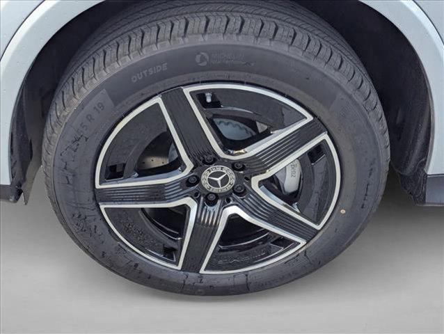 new 2026 Mercedes-Benz GLC 300 car, priced at $58,985