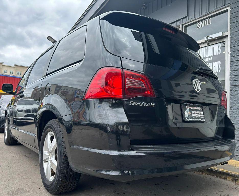 used 2011 Volkswagen Routan car, priced at $2,960