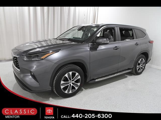 used 2023 Toyota Highlander car, priced at $32,990