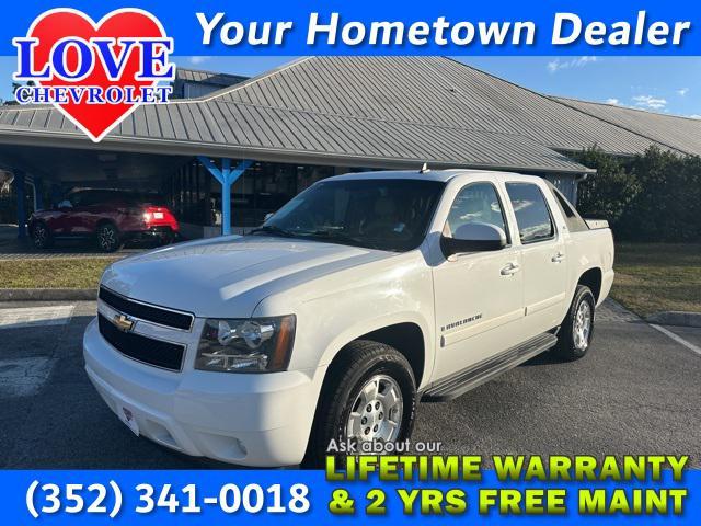 used 2007 Chevrolet Avalanche car, priced at $11,295