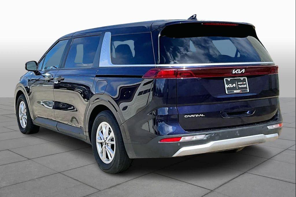 used 2024 Kia Carnival car, priced at $26,900