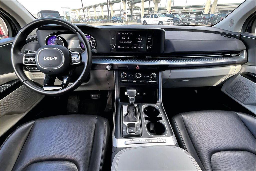 used 2024 Kia Carnival car, priced at $26,900