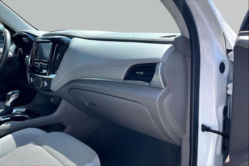 used 2021 Chevrolet Traverse car, priced at $18,225