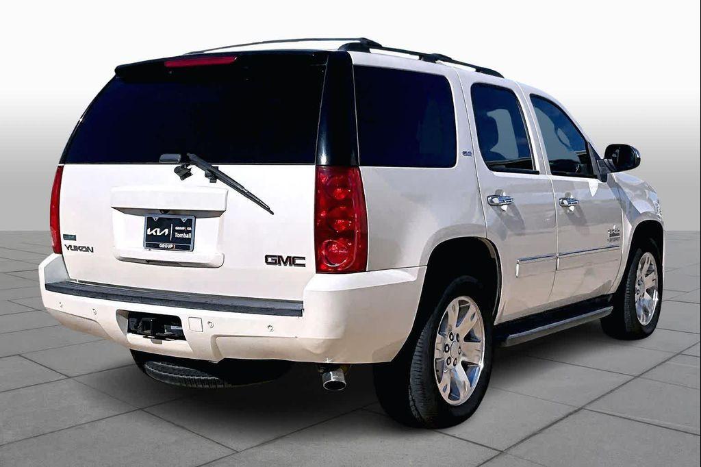 used 2012 GMC Yukon car, priced at $11,900
