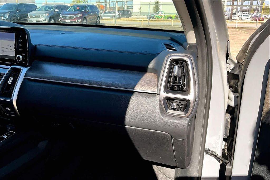 used 2022 Kia Sorento car, priced at $18,600