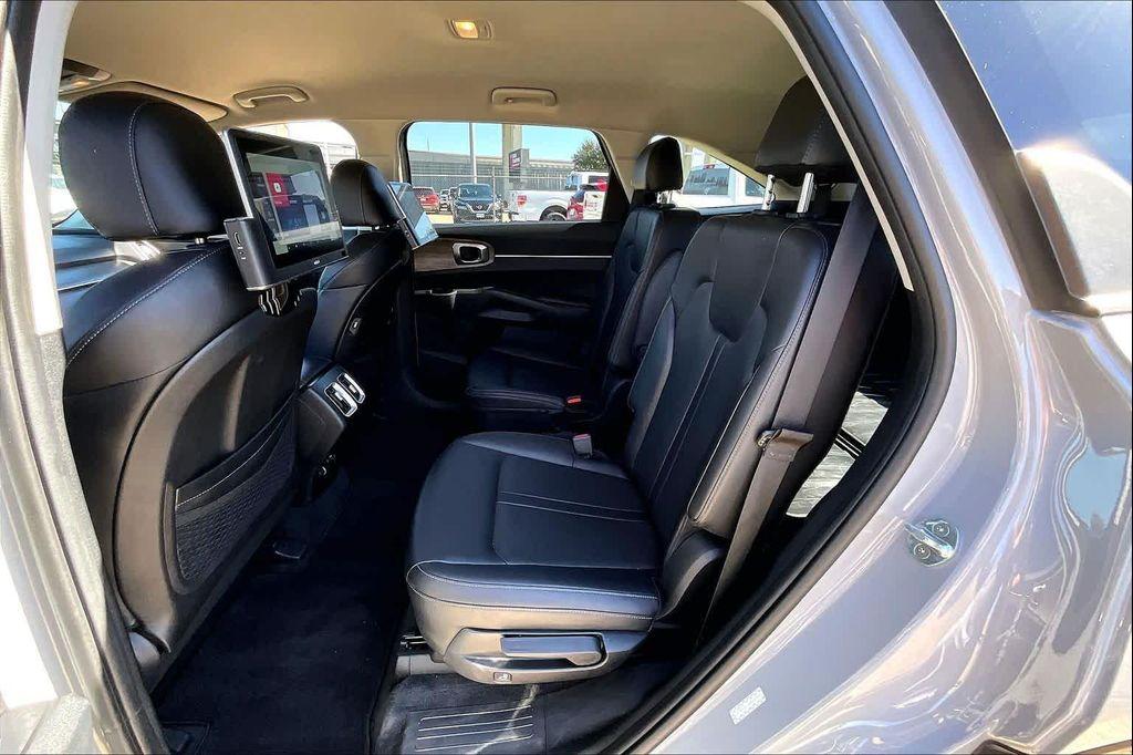 used 2022 Kia Sorento car, priced at $18,600