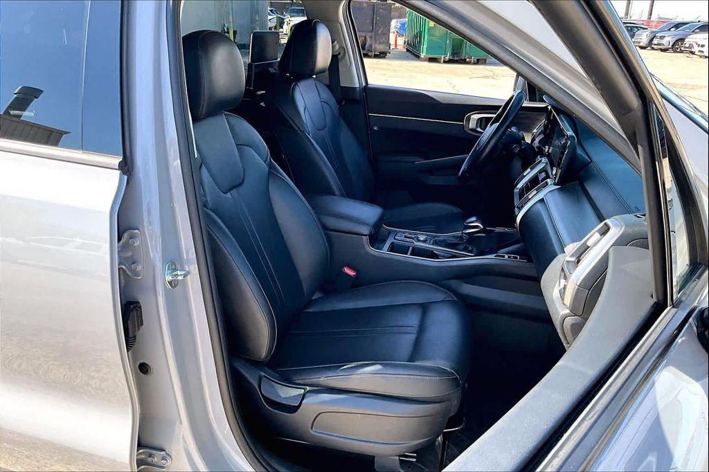 used 2022 Kia Sorento car, priced at $18,600