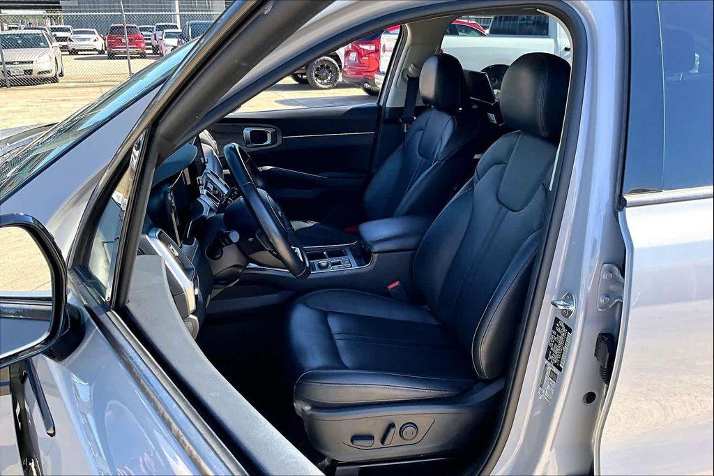 used 2022 Kia Sorento car, priced at $18,600