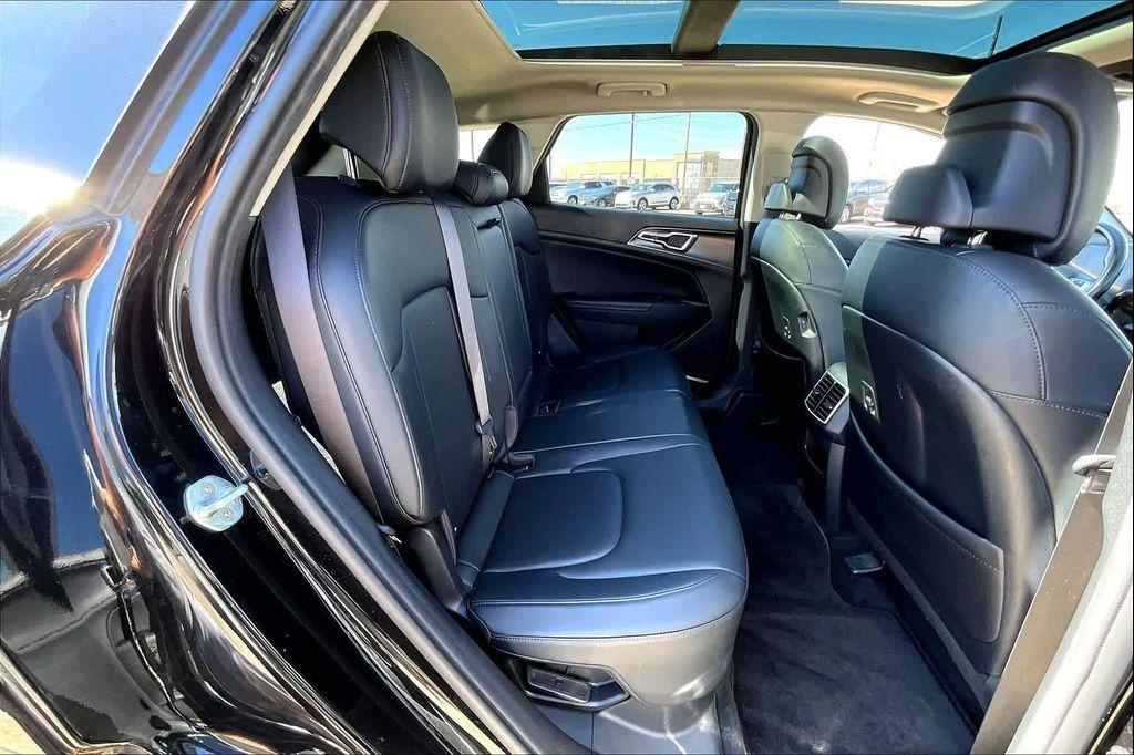 used 2023 Kia Sportage Hybrid car, priced at $23,100