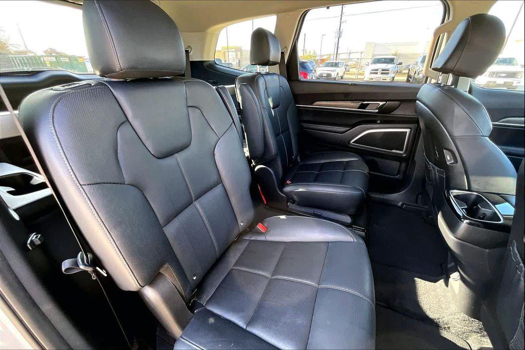 used 2022 Kia Telluride car, priced at $32,000
