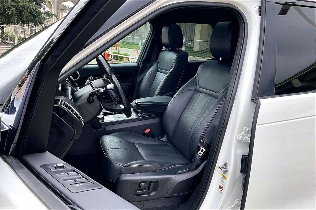 used 2019 Land Rover Discovery car, priced at $18,700