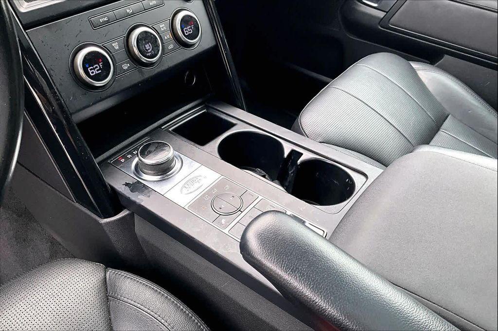 used 2019 Land Rover Discovery car, priced at $18,700