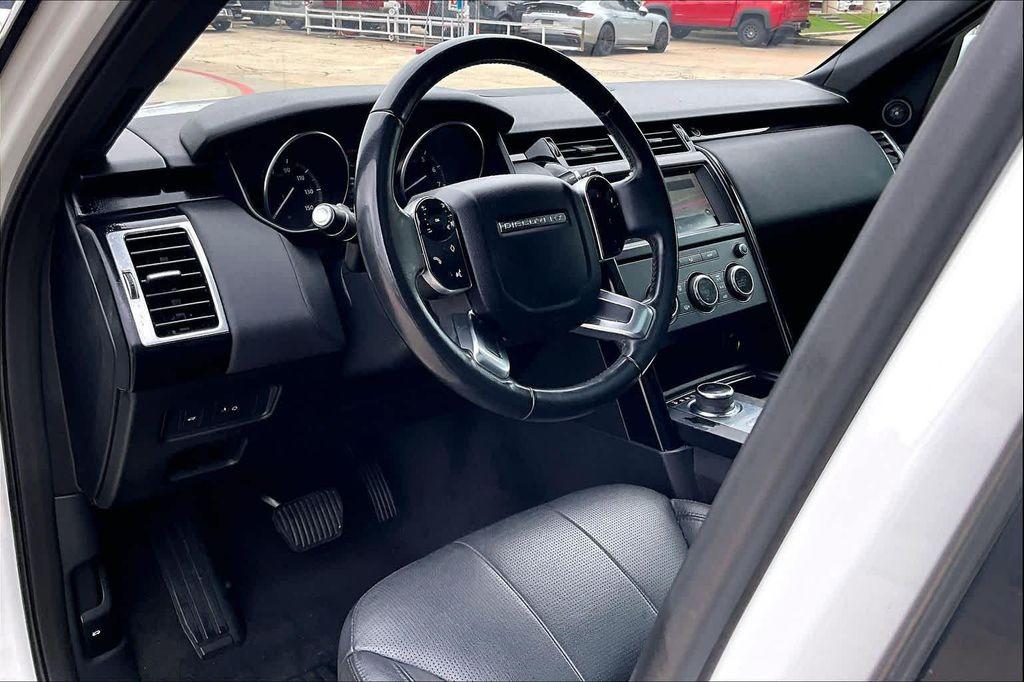 used 2019 Land Rover Discovery car, priced at $18,700