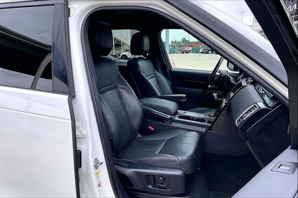 used 2019 Land Rover Discovery car, priced at $18,700