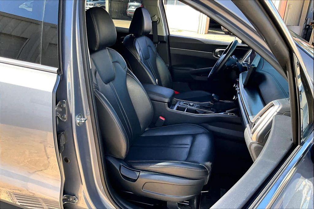 used 2024 Kia Sorento car, priced at $23,200