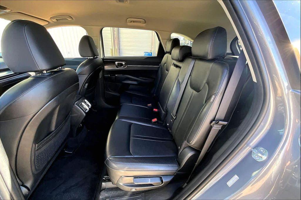 used 2024 Kia Sorento car, priced at $23,200