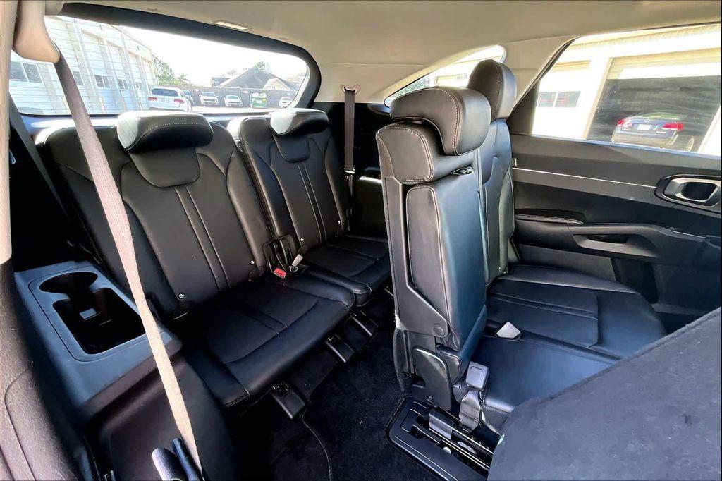 used 2024 Kia Sorento car, priced at $23,200