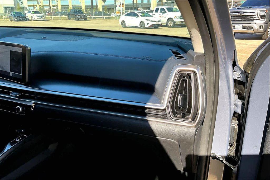 used 2024 Kia Sorento car, priced at $23,200