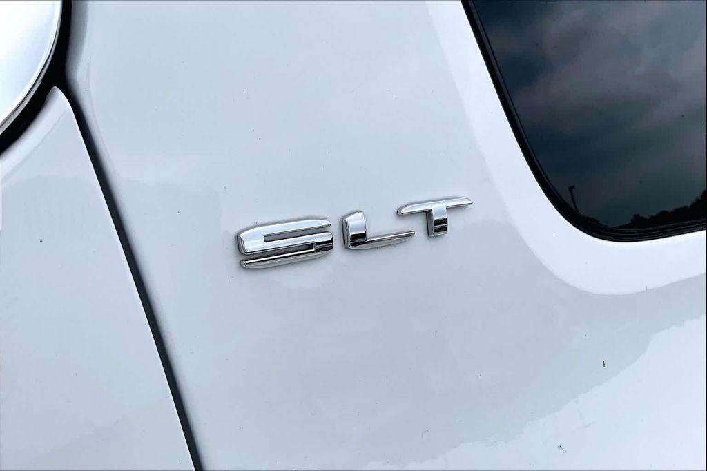 used 2023 GMC Acadia car, priced at $29,825