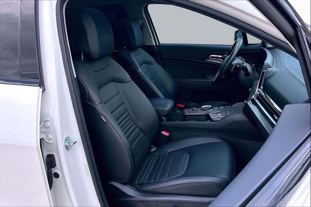 used 2023 Kia Sportage Hybrid car, priced at $30,525