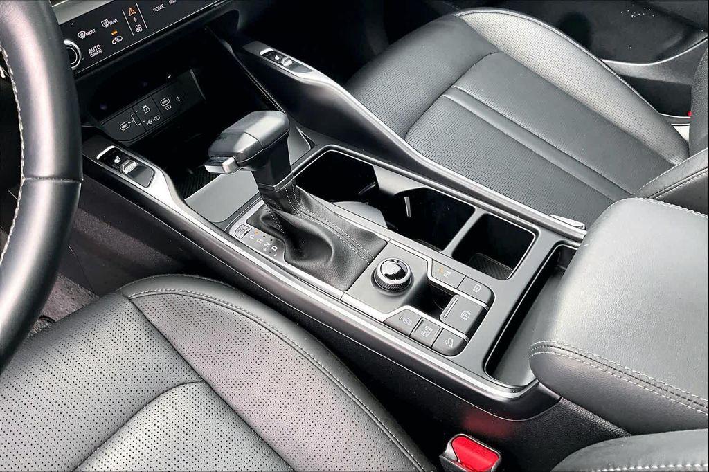 used 2024 Kia Sorento car, priced at $29,025