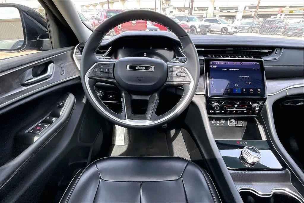 used 2023 Jeep Grand Cherokee car, priced at $25,900