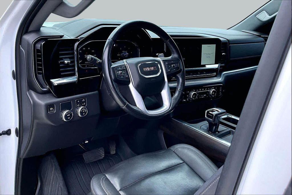 used 2022 GMC Sierra 1500 car, priced at $42,625